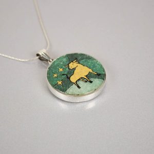 GemsArt Pendant : Taurus, 12 Zodiacs Collection 30 mm.