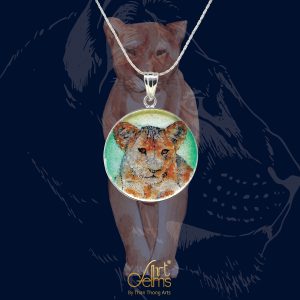 GemsArt Pendant : Lion Cub, Wild Life Collection 25 mm.